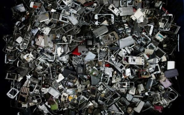 Recycling electronics: What to do with old devices — Sustainable Review