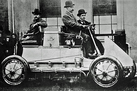 First ever hybrid gas electric vehicle in 1901
