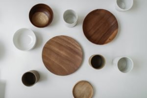 wooden and ceramic dinnerware