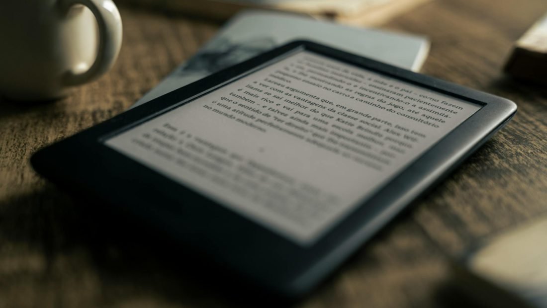 E-Book Benefits Over Traditional Book Formats