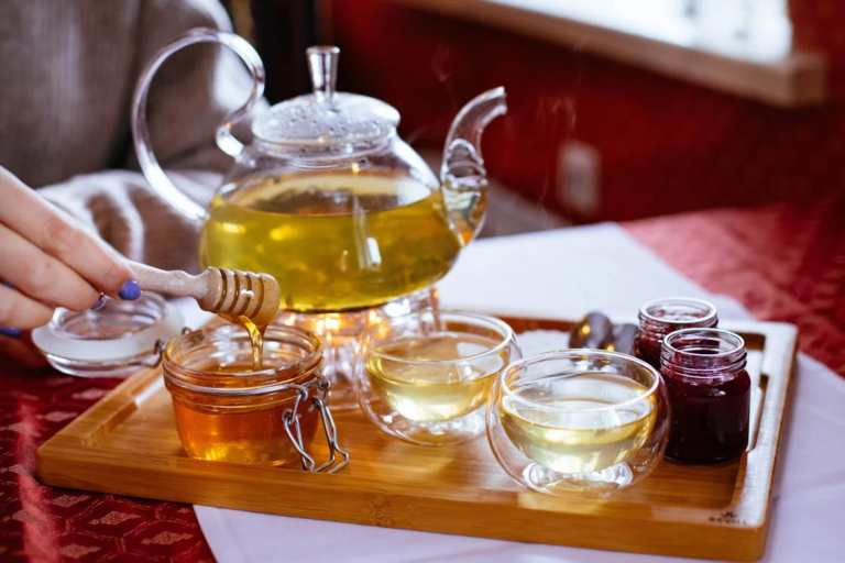 Exploring the 8 Best Organic Tea Brands for Sipping with Conscience and Pleasure